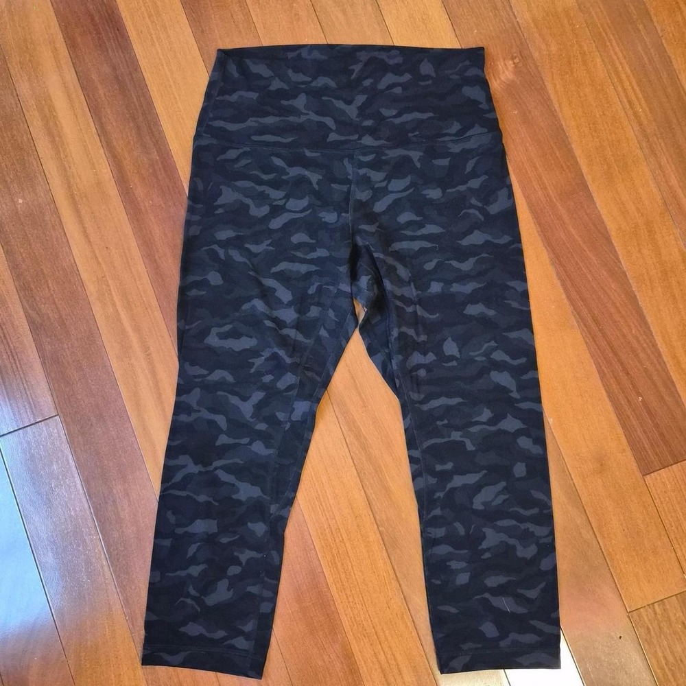 Lululemon Leggings Womens 8 Black Camo Wunder Under High Rise Crop 21